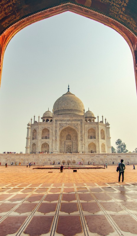 Crowded Taj Mahal